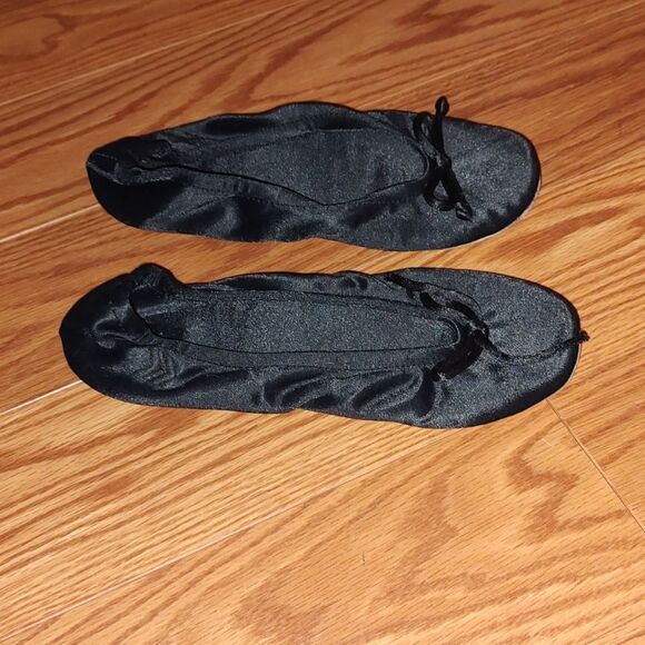 Isotoner Black Ballet Flat Slippers Sz M 6.5-7.5 - Picture 4 of 6